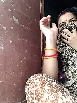 Idhika Handoo online show from 09-17-25, 08:49