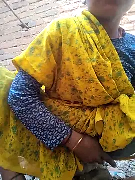 Idhika Handoo online show from 04-17-26, 04:15