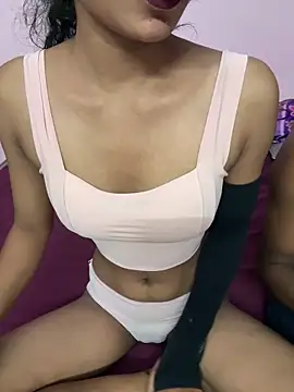 Snapshot of Sexy-BF_GF chatting on 09-20-25, 04:13 Sexy-BF GF online show from 09-20-25, 04:13