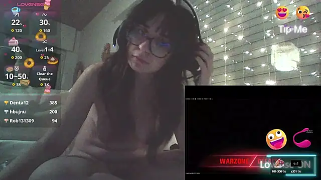 Snapshot of CornetDeGlace chatting on 09-09-25, 10:31 CornetDeGlace online show from 09-09-25, 10:31