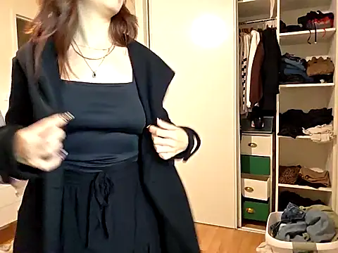 Snapshot of CornetDeGlace chatting on 09-23-25, 12:19 CornetDeGlace online show from 09-23-25, 12:19