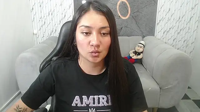 Snapshot of Ivony18_b chatting on 11-18-25, 03:12 Ivony18 b online show from 11-18-25, 03:12