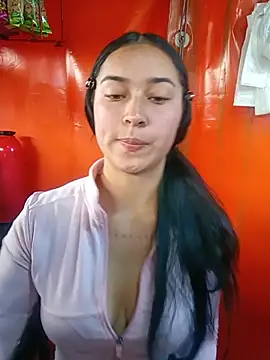 Snapshot of Sol_Sunny chatting on 06-19-26, 09:51 Sol Sunny online show from 06-19-26, 09:51