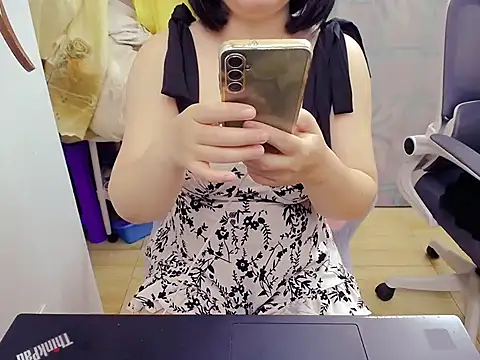 Phuong Myy online show from 11-19-25, 03:45