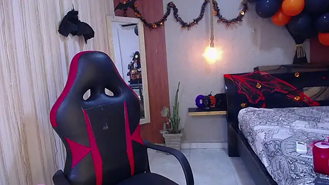 Snapshot of honeymoon_12 chatting on 11-03-25, 05:20 honeymoon 12 online show from 11-03-25, 05:20