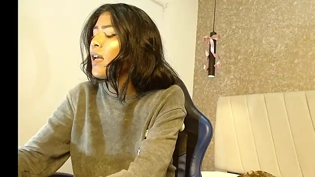 Snapshot of babilett chatting on 10-03-25, 12:02 babilett online show from 10-03-25, 12:02