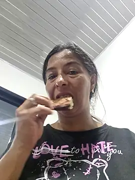 Snapshot of maleja23 chatting on 10-03-25, 01:02 maleja23 online show from 10-03-25, 01:02