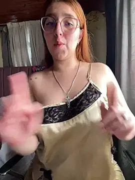 Snapshot of CoraVibes chatting on 05-17-26, 12:23 CoraVibes online show from 05-17-26, 12:23