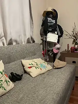 Snapshot of LaGueraDelMar chatting on 10-11-25, 01:05 LaGueraDelMar online show from 10-11-25, 01:05