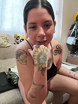 Snapshot of LaGueraDelMar chatting on 10-23-25, 04:28 LaGueraDelMar online show from 10-23-25, 04:28