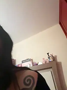 Snapshot of LaGueraDelMar chatting on 10-26-25, 11:05 LaGueraDelMar online show from 10-26-25, 11:05