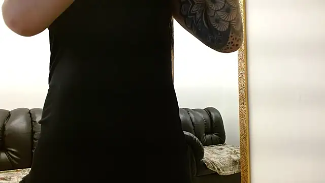 Snapshot of louis_k chatting on 02-10-25, 05:30 louis k online show from 02-10-25, 05:30