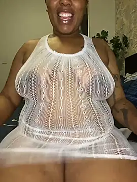 Snapshot of fatpussydallx chatting on 12-01-25, 11:32 fatpussydallx online show from 12-01-25, 11:32