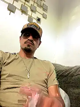 Snapshot of Arce92 chatting on 10-21-25, 11:27 Arce92 online show from 10-21-25, 11:27