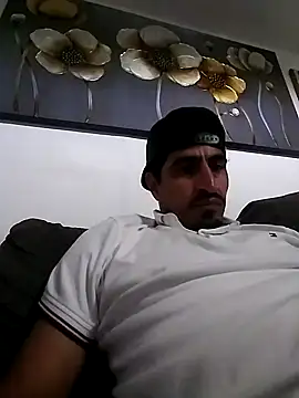 Snapshot of Arce92 chatting on 04-28-26, 10:09 Arce92 online show from 04-28-26, 10:09