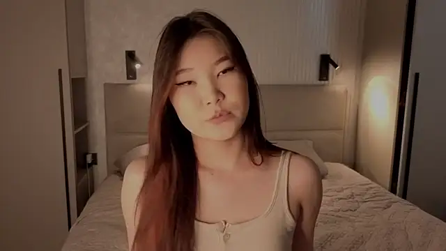 Snapshot of iamyuki chatting on 12-02-25, 05:13 iamyuki online show from 12-02-25, 05:13