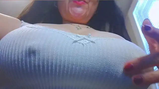 Snapshot of sharoldfox19 chatting on 10-01-25, 05:30 sharoldfox19 online show from 10-01-25, 05:30