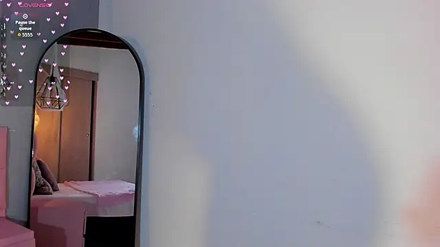 Snapshot of Lexyy_Bluee chatting on 10-22-25, 03:56 Lexyy Bluee online show from 10-22-25, 03:56