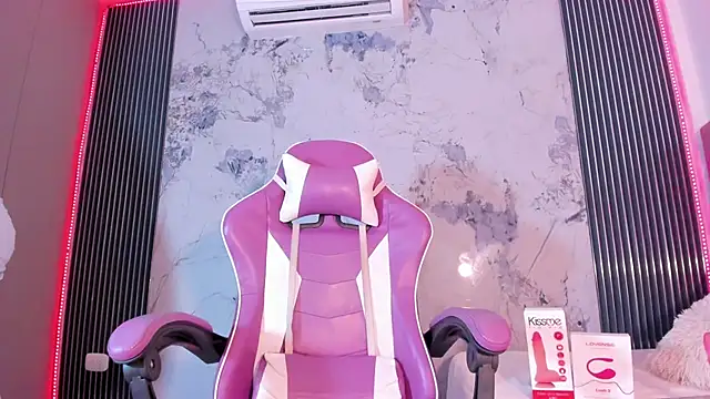 Mia Duarte1 online show from 10-17-25, 07:27