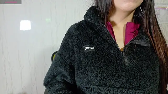 Snapshot of Sophi_Thaylorr chatting on 09-17-25, 01:13 Sophi Thaylorr online show from 09-17-25, 01:13