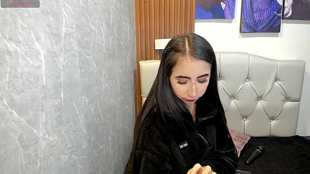 Snapshot of Sophi_Thaylorr chatting on 10-28-25, 01:36 Sophi Thaylorr online show from 10-28-25, 01:36