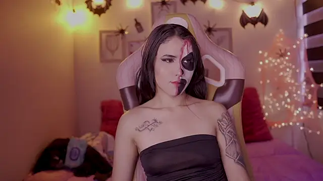  chloe moons  online show from 10-15-25, 09:26