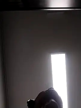 danigarci2307 online show from 04-18-26, 08:53