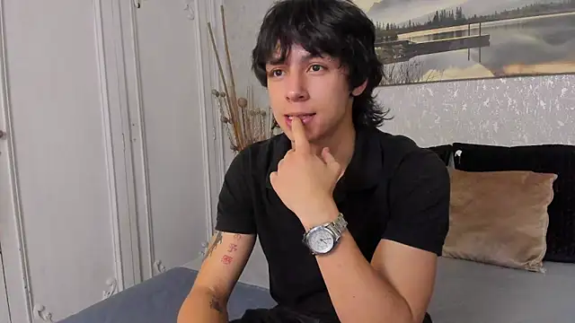 Snapshot of Tyler_durten chatting on 06-22-26, 03:58 Tyler durten online show from 06-22-26, 03:58