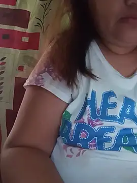 Snapshot of Weng_31 chatting on 06-11-26, 11:36 Weng 31 online show from 06-11-26, 11:36