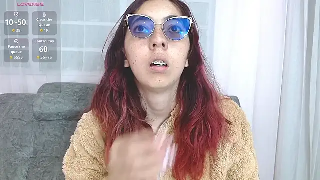 Snapshot of AnnieSparkle chatting on 07-17-26, 04:12 AnnieSparkle online show from 07-17-26, 04:12