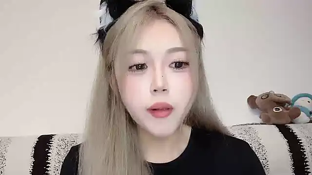 Snapshot of XingKongCOCO-107 chatting on 10-08-25, 11:41 XingKongCOCO-107 online show from 10-08-25, 11:41