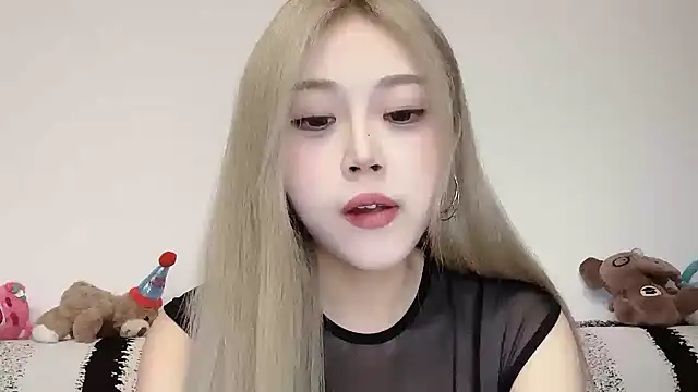 Snapshot of XingKongCOCO-107 chatting on 10-15-25, 11:10 XingKongCOCO-107 online show from 10-15-25, 11:10