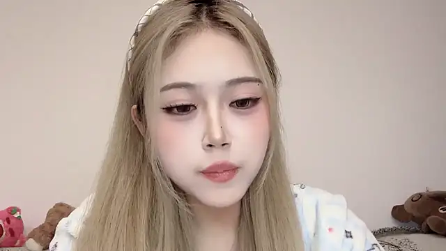 Snapshot of XingKongCOCO-107 chatting on 11-03-25, 12:17 XingKongCOCO-107 online show from 11-03-25, 12:17