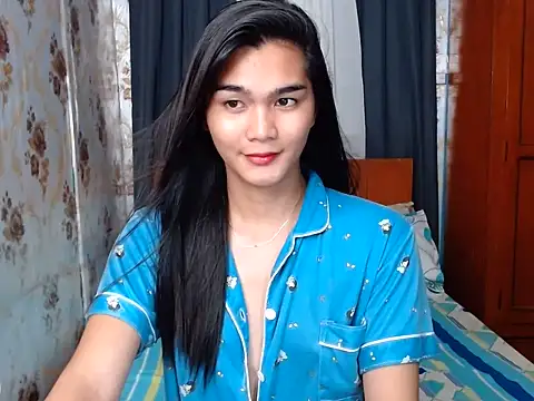 Snapshot of lady_in_moon chatting on 10-22-25, 07:52 lady in moon online show from 10-22-25, 07:52