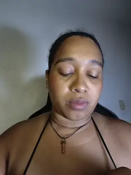 Snapshot of Yera_brown69 chatting on 06-27-26, 02:05 Yera brown69 online show from 06-27-26, 02:05
