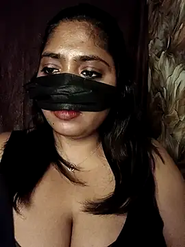 Snapshot of tamilrohini chatting on 11-14-25, 06:17 tamilrohini online show from 11-14-25, 06:17