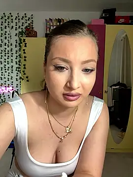 Snapshot of RebekaRose chatting on 01-18-26, 05:22 RebekaRose online show from 01-18-26, 05:22