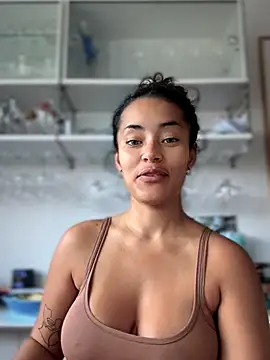 Snapshot of Risky_Workouts chatting on 09-21-25, 07:10 Risky Workouts online show from 09-21-25, 07:10