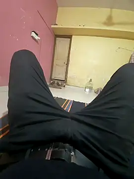 Snapshot of choot_paglu chatting on 10-12-25, 01:43 choot paglu online show from 10-12-25, 01:43