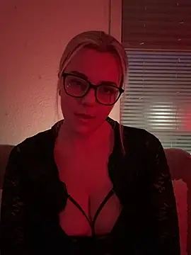 ItsLxsa online show from 05-11-26, 08:06