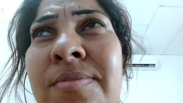 Snapshot of 69smallstar chatting on 11-24-25, 06:18 69smallstar online show from 11-24-25, 06:18