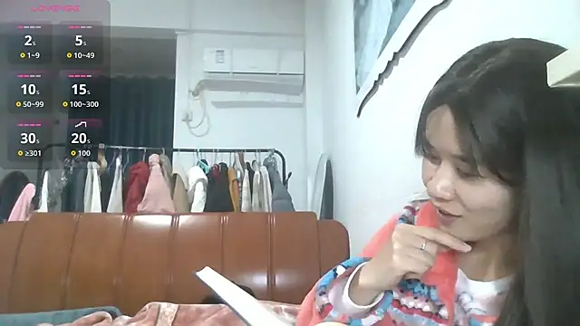 Snapshot of Monice1314 chatting on 12-14-25, 01:16 Monice1314 online show from 12-14-25, 01:16