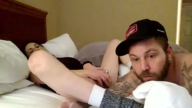 RaynLiz online show from 02-22-26, 11:47