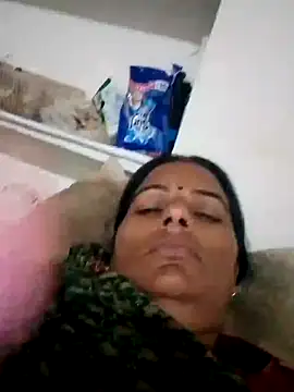 Snapshot of Suhani_hot12 chatting on 09-29-25, 03:06 Suhani hot12 online show from 09-29-25, 03:06