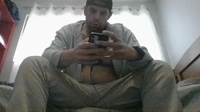 Snapshot of CouplesFuckToy69 chatting on 10-20-25, 06:52 CouplesFuckToy69 online show from 10-20-25, 06:52