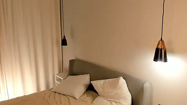 Snapshot of SirenaOstrem chatting on 10-12-25, 01:04 SirenaOstrem online show from 10-12-25, 01:04