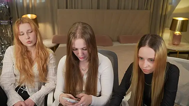 Ella 054 online show from 10-13-25, 02:28