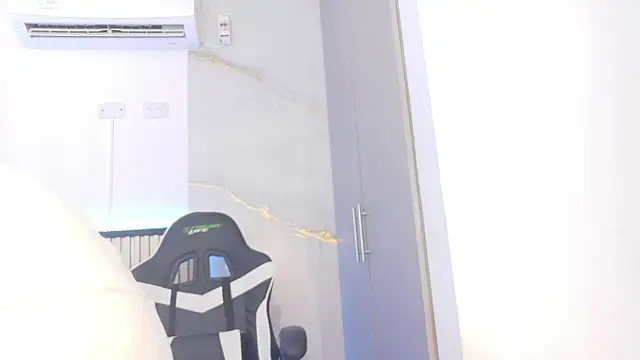 Snapshot of Sammy_Lovee chatting on 09-19-25, 07:25 Sammy Lovee online show from 09-19-25, 07:25