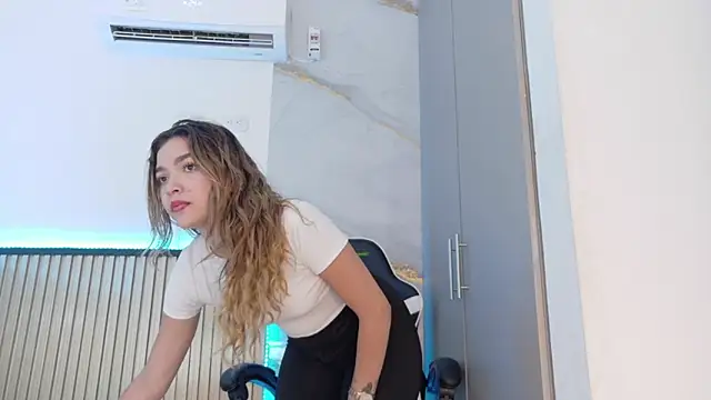 Snapshot of Sammy_Lovee chatting on 10-17-25, 07:27 Sammy Lovee online show from 10-17-25, 07:27