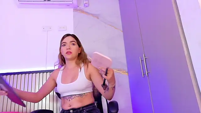 Snapshot of Sammy_Lovee chatting on 10-22-25, 07:24 Sammy Lovee online show from 10-22-25, 07:24